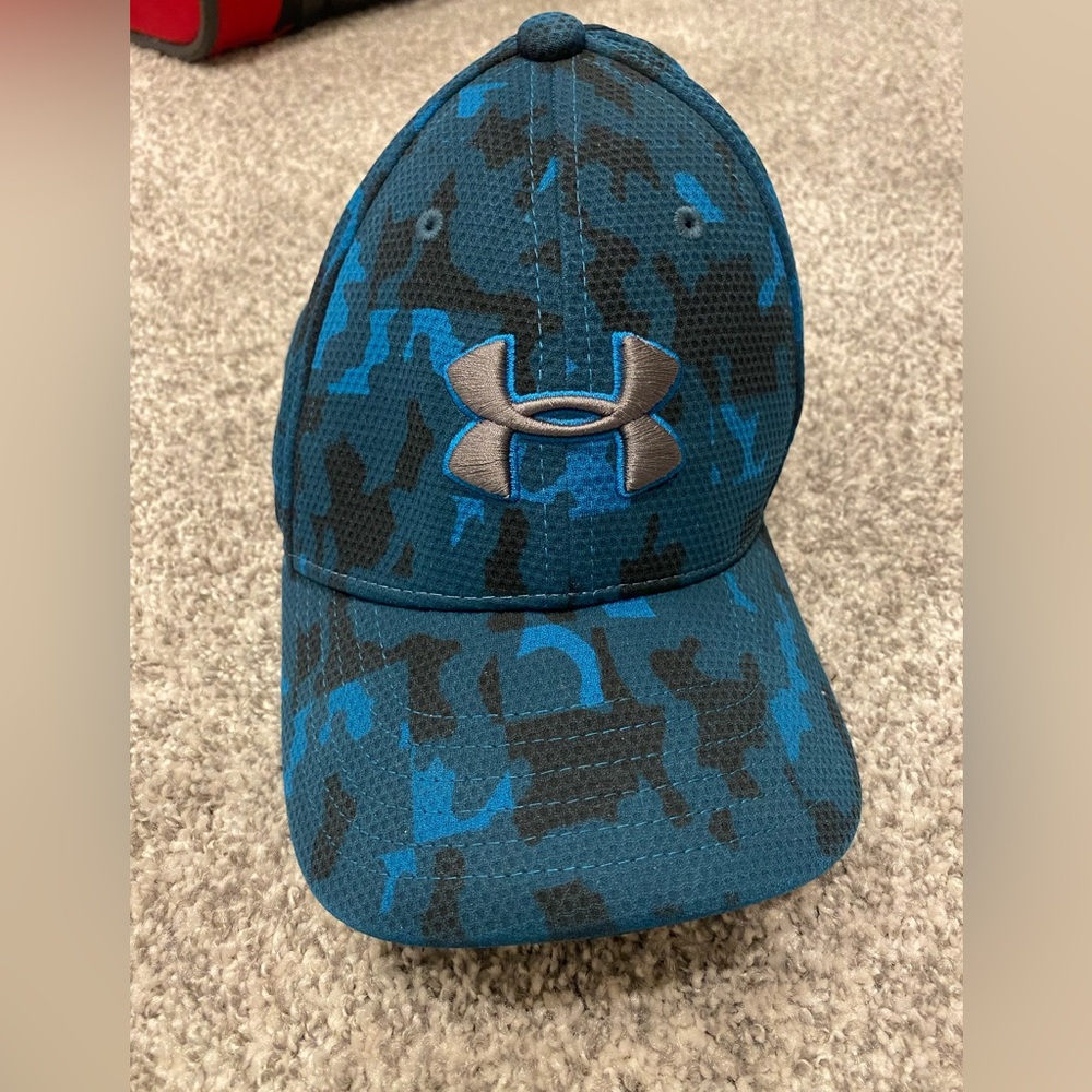Under Armour hat. Youth small/medium